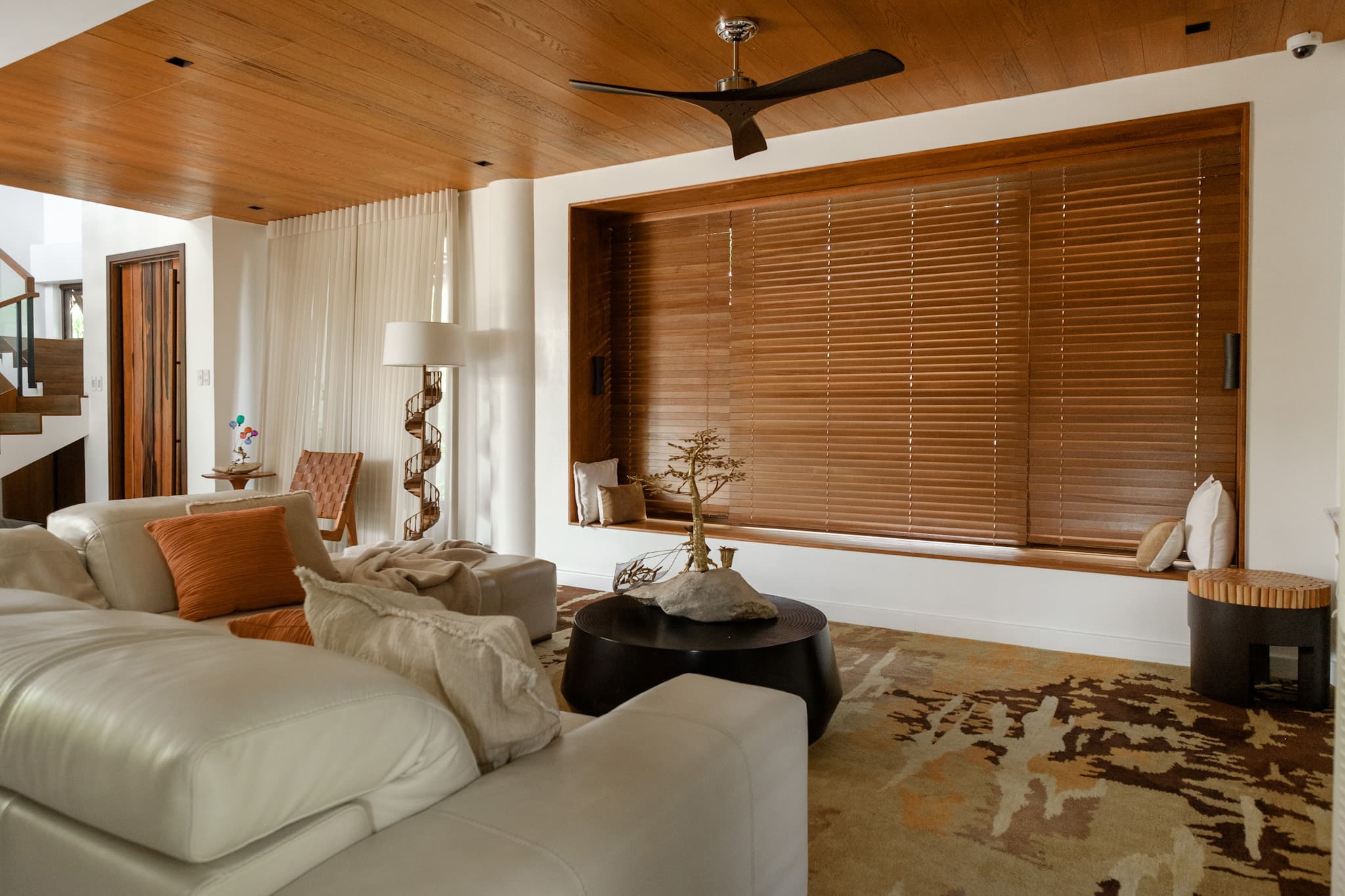 https://cdn.omni.focusglobalinc.com/uploads/a37gs88w9x57b1xgxj0syt4t-wood-blinds-add-photo-2.jpg