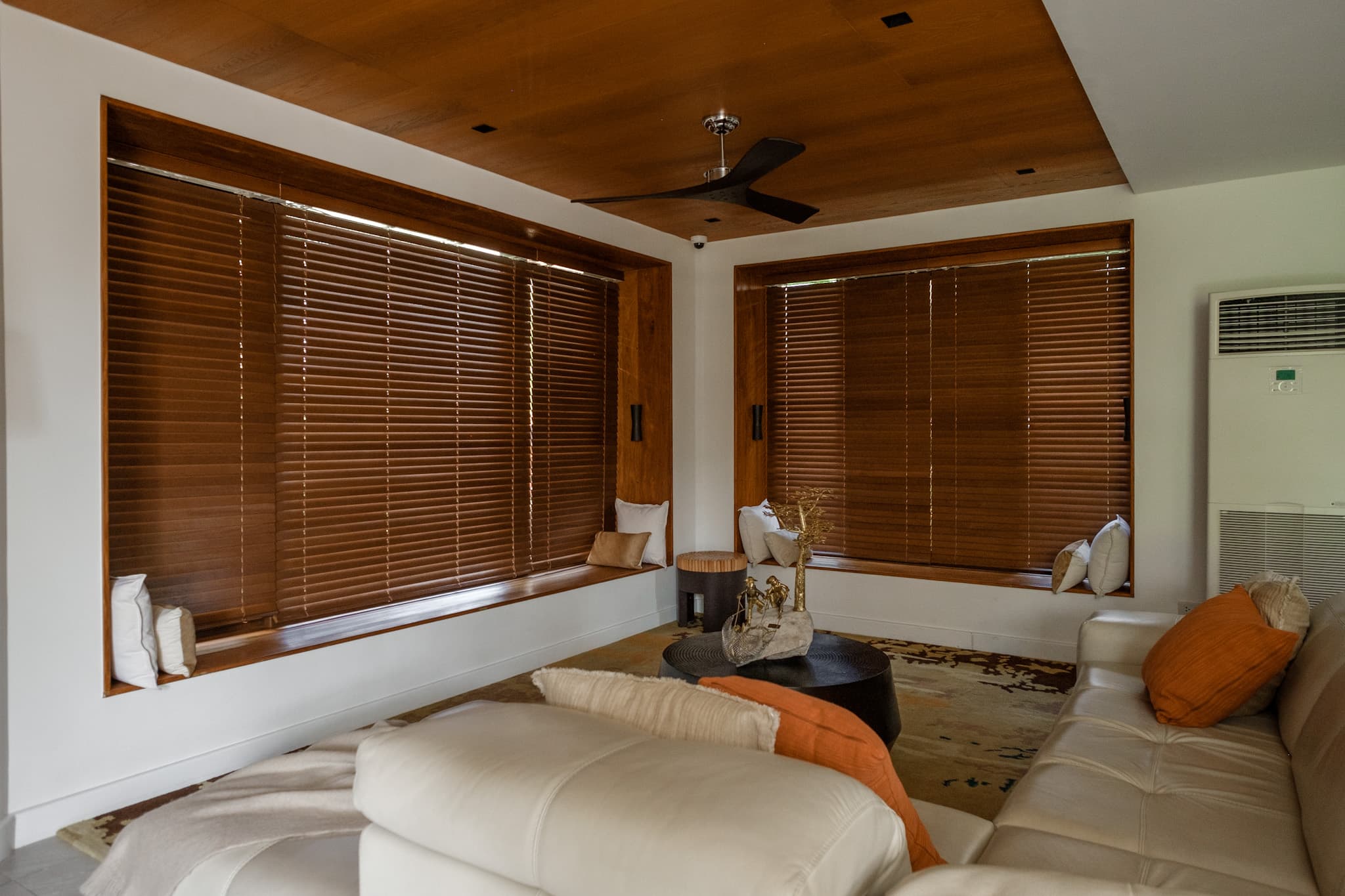 https://cdn.omni.focusglobalinc.com/uploads/e5byca6k4u0ed3wmcgqpwrrf-wood-blinds-add-photo-3.jpg