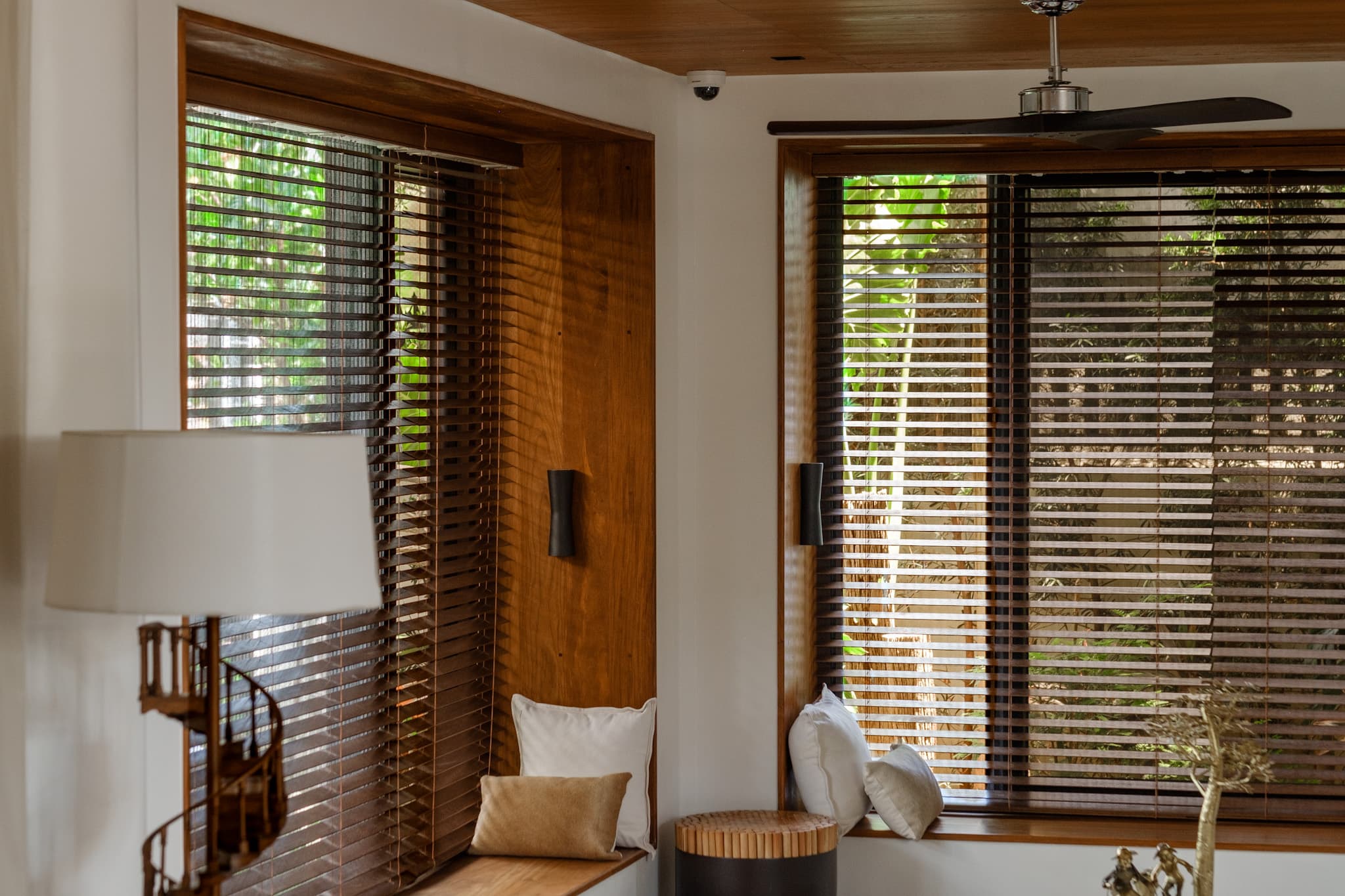 https://cdn.omni.focusglobalinc.com/uploads/olnbh0d3w22rioqcrvpc8gid-wood-blinds-add-photo-4.jpg